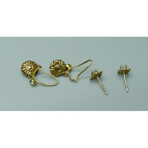 927 - A pair of 9ct gold and paste earrings, a pair of yellow metal stud earrings, together with a collect... 