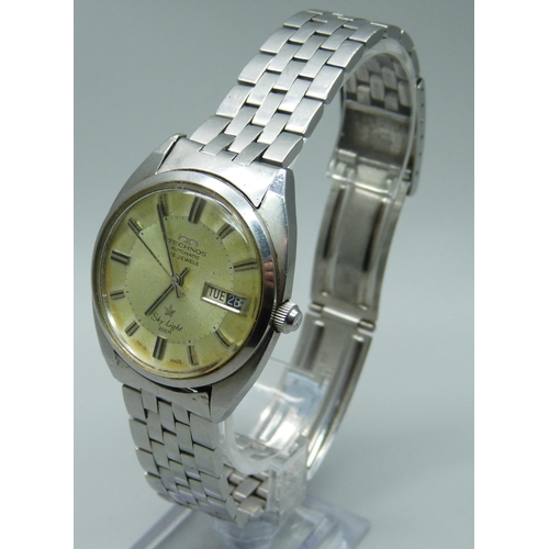 937 - A Technos Sky Light automatic 25 jewels wristwatch