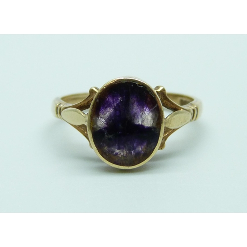 949 - A 9ct gold and Blue John ring, 3g, P