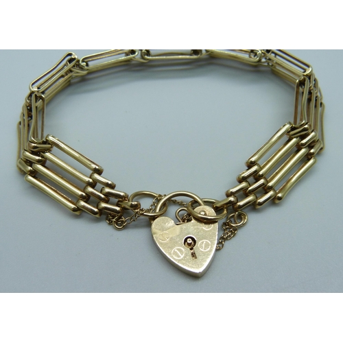 962 - A 9ct gold bracelet, 13.9g