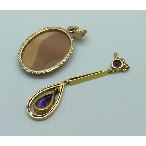 987 - A 9ct gold cameo pendant and a yellow metal necklace drop lacking chain, total weight 4.3g