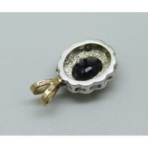 995 - A 9ct gold, sapphire and diamond pendant, 1.6g