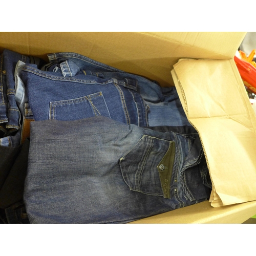 2338 - Approx. 30 pairs of jeans in assorted brands, styles and sizes