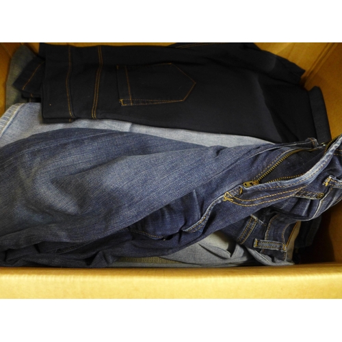 2365 - Approx. 30 pairs of jeans in assorted brands, styles and sizes