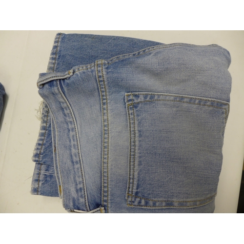 2365 - Approx. 30 pairs of jeans in assorted brands, styles and sizes