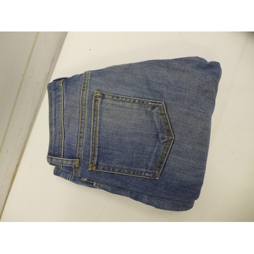 2365 - Approx. 30 pairs of jeans in assorted brands, styles and sizes