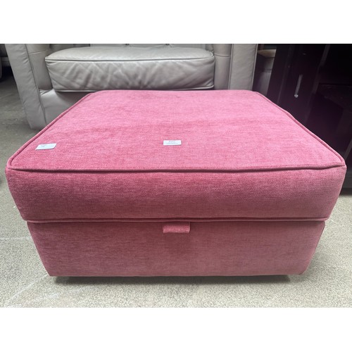 1537 - A crimson storage footstool