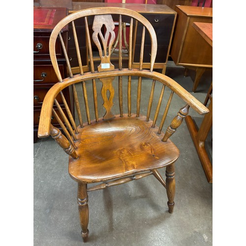 114 - A 19th Century elm and beech Windsor chair