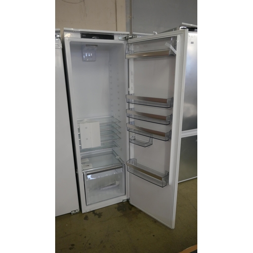 4005 - AEG Integrated Tower Fridge H1769xW556xD549  - model no -SKE818E1DC (554-43)   * This lot is subject... 