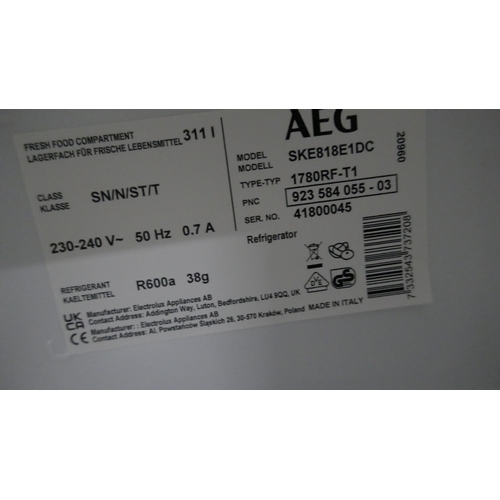 4005 - AEG Integrated Tower Fridge H1769xW556xD549  - model no -SKE818E1DC (554-43)   * This lot is subject... 