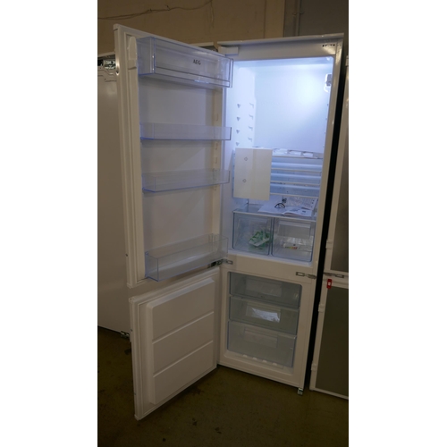 4006 - AEG Integrated 70/30 Fridge Freezer (Frost Free) H1772xW546xD549  (554-45)   * This lot is subject t... 