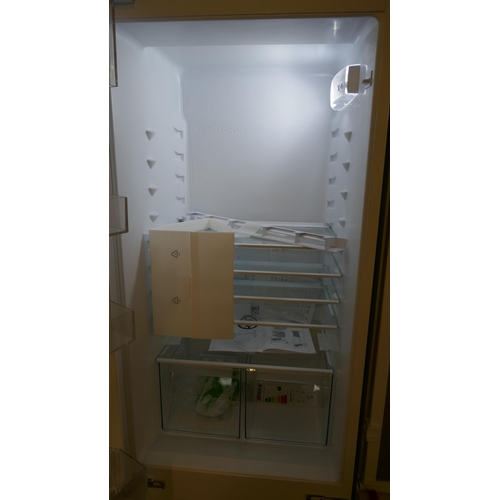 4006 - AEG Integrated 70/30 Fridge Freezer (Frost Free) H1772xW546xD549  (554-45)   * This lot is subject t... 