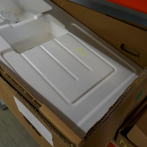 4046 - Madeira 1.5 Bowl RVS  White Ceramic Sink (554-126)   * This lot is subject to vat