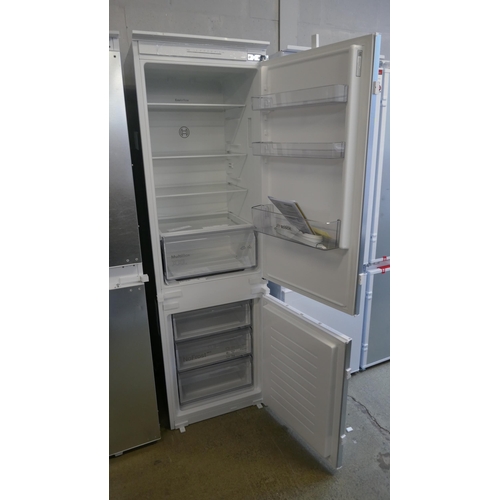 4058 - Bosch  70/30 Fridge Freezer - Frost Free H1772xW541xD548 - model no -KIN86NSE0G (554-60)   * This lo... 