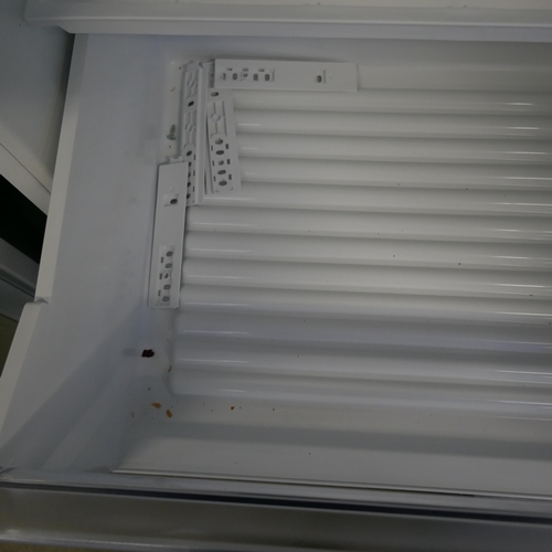 4058 - Bosch  70/30 Fridge Freezer - Frost Free H1772xW541xD548 - model no -KIN86NSE0G (554-60)   * This lo... 