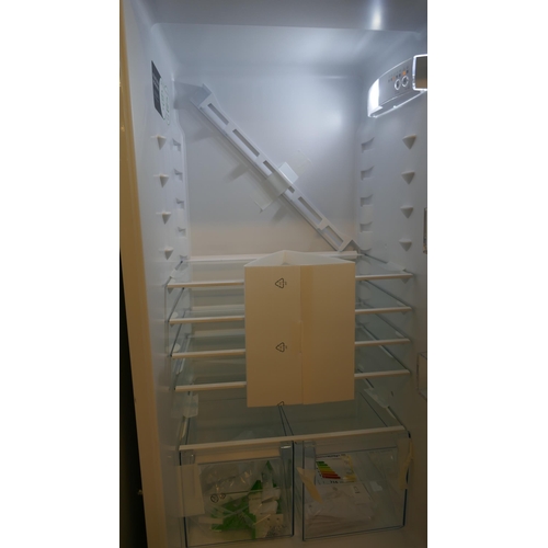 4060 - AEG  Integrated 70/30 Fridge Freezer (Frost Free) H1772xW546xD549 (554-59)   * This lot is subject t... 