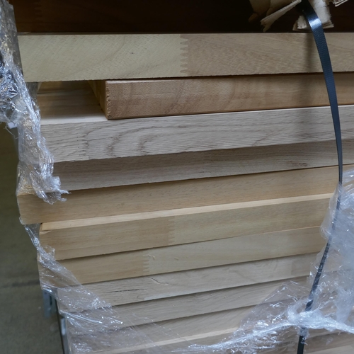 4088 - Pallet Of Solid Oak Off Cuts ( Various cuts/size)  (554-65)   * This lot is subject to vat