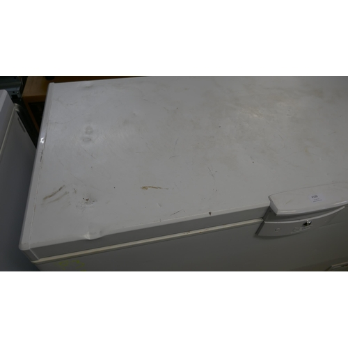 4100 - Beko 360L Chest Freezer - Model C-400- HC ( Cosmetic Damaged/ Used)  (554-13)   * This lot is subjec... 