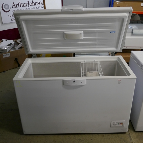 4101 - Beko 360L Chest Freezer - Model C-400- HC ( Cosmetic Damaged/ Used) (554-12)   * This lot is subject... 