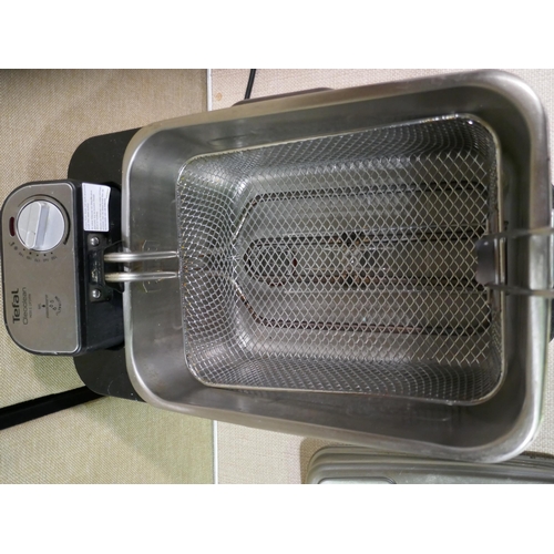 6030 - Tefal Fryer  (329-120)   * This lot is subject to vat