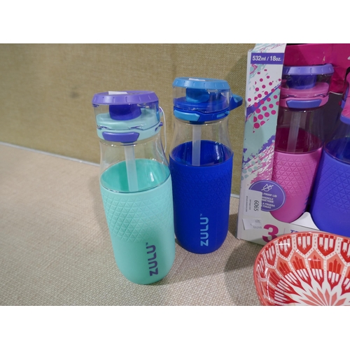 6065 - Stoneware Bowls, 8x Mixed ZULU Kids Water Bottles  (329-267,338,339,340)   * This lot is subject to ... 