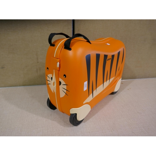 6068 - American Tourister Ride On Kids Suitcase   (329-256)   * This lot is subject to vat