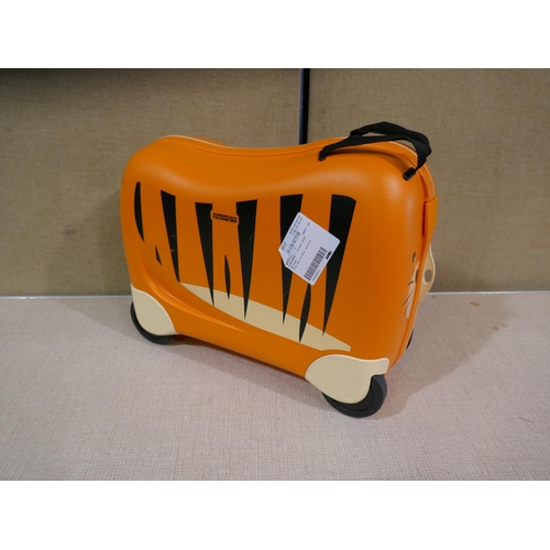 6068 - American Tourister Ride On Kids Suitcase   (329-256)   * This lot is subject to vat