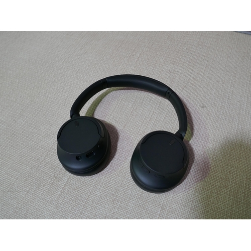 6087 - Sony Wireless Headphones - Model Whch720Nb   (325-456902) This lot is subject to vat