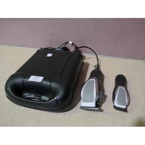 6102 - 2x Wahl Deluxe Combi Hair   Clipper Kit     (329-334)   * This lot is subject to vat