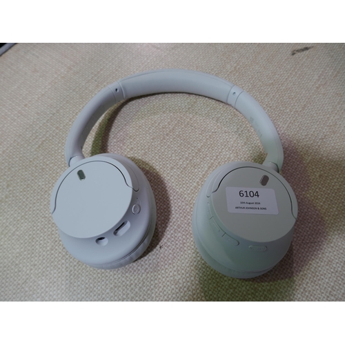 6104 - Sony Wireless Headphones Whch720Nb  (329-323)   * This lot is subject to vat