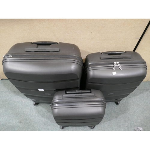 6198 - At Bon Air 3 Black Suit Cases, Original RRP £133.33 + vat (328-161)* This lot is subject to vat