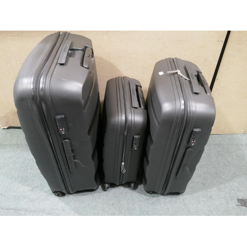 6198 - At Bon Air 3 Black Suit Cases, Original RRP £133.33 + vat (328-161)* This lot is subject to vat