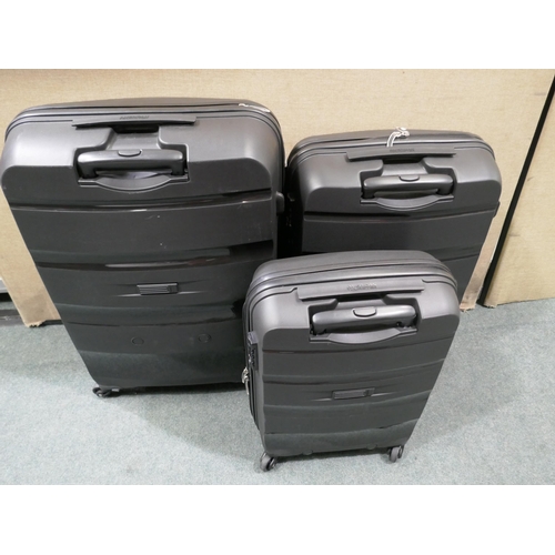 6198 - At Bon Air 3 Black Suit Cases, Original RRP £133.33 + vat (328-161)* This lot is subject to vat