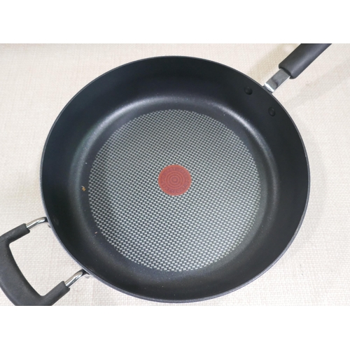 6249 - Tefal Deep Saute Pan 4.7L30Cm (328-56)* This lot is subject to vat