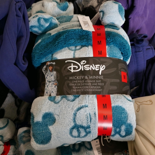 6299 - Pallet of various clothing inc. Champion, Disney, Puma (331-616)