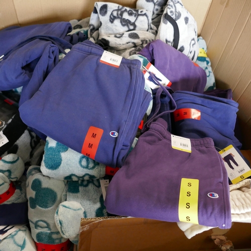 6299 - Pallet of various clothing inc. Champion, Disney, Puma (331-616)