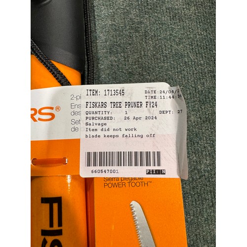 6013 - Fiskars Tree Pruner  (329-122)   * This lot is subject to vat