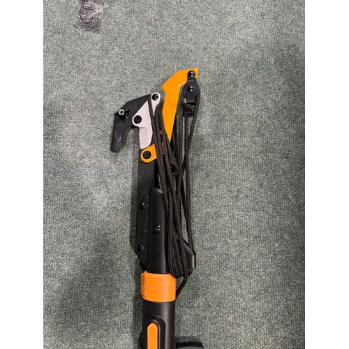 6013 - Fiskars Tree Pruner  (329-122)   * This lot is subject to vat