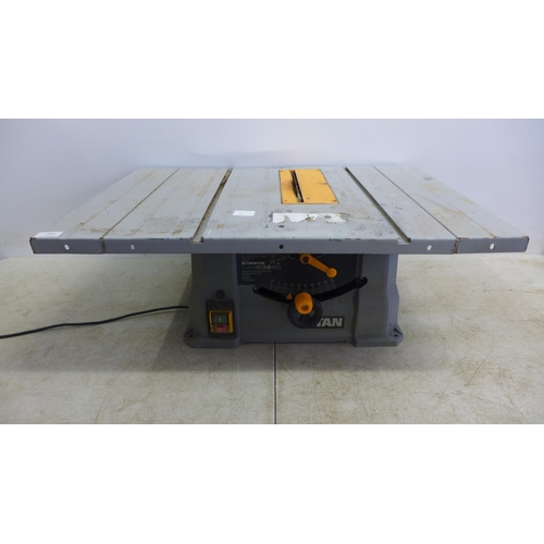 2001 - A Titan TTB763TAS, 230-240V table saw