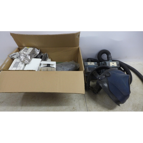 2014 - An 3M HT-628 air feed and filtered welding mask with two 3M Dust Master air packs, spare filters, We... 