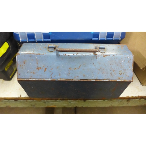 2015 - 6 assorted toolboxes including two Stanley 12.5” series 2000 toolboxes, a large Stanley tool box, a ... 