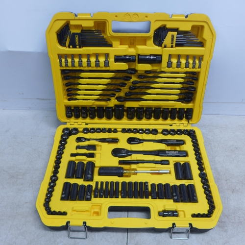 2028 - A DeWalt 1-800-4 184 Piece Mechanics Tool Kit/ Ratchet Spanner Socket Set - Black Chrome (some compo... 