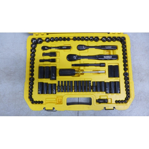 2028 - A DeWalt 1-800-4 184 Piece Mechanics Tool Kit/ Ratchet Spanner Socket Set - Black Chrome (some compo... 