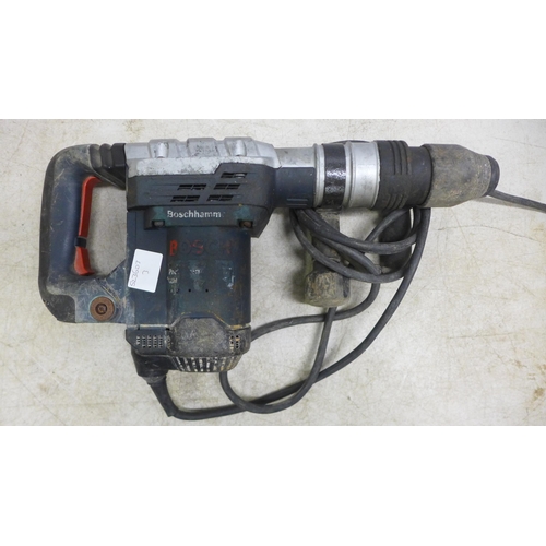 2033 - A Bosch Professional GSH-CE Boschhammer 110V breaker drill and a duel 16a socket 110V transformer (T... 