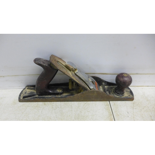 2035 - 3 wood planes - Stanley No. 5, Stanley No. 4 and a Record No. 010 rebate plane