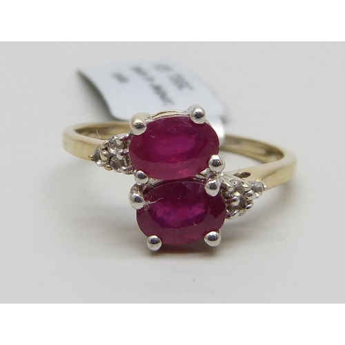 1015 - A silver gilt ruby and topaz ring, S