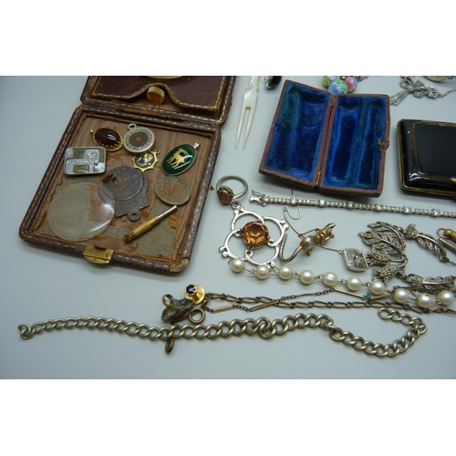 1036 - A collection of costume jewellery, etc.