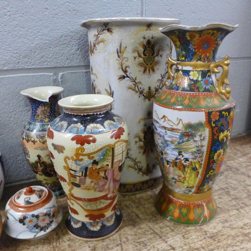 1045 - A collection of oriental ceramics, one vase a/f **PLEASE NOTE THIS LOT IS NOT ELIGIBLE FOR IN-HOUSE ... 