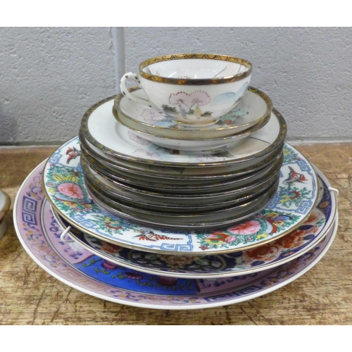 1048 - A box of oriental ceramics including a tea service **PLEASE NOTE THIS LOT IS NOT ELIGIBLE FOR IN-HOU... 