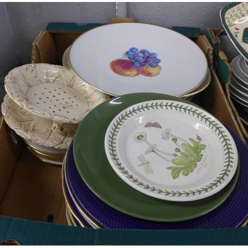 1060 - Two boxes of dinnerwares and a small collection of Egyptian tourist trade souvenirs and china **PLEA... 